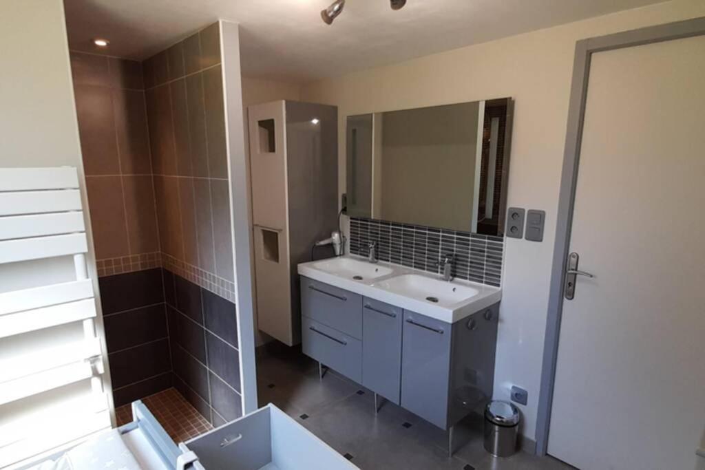 La Fontenelle  Maison En Colombage Renovee מראה חיצוני תמונה